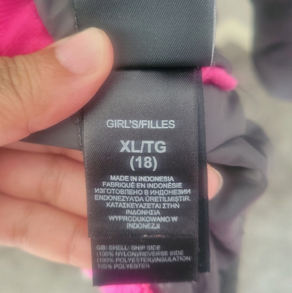 The North Face Girls Reversible Jacket - Picture 4 of 4